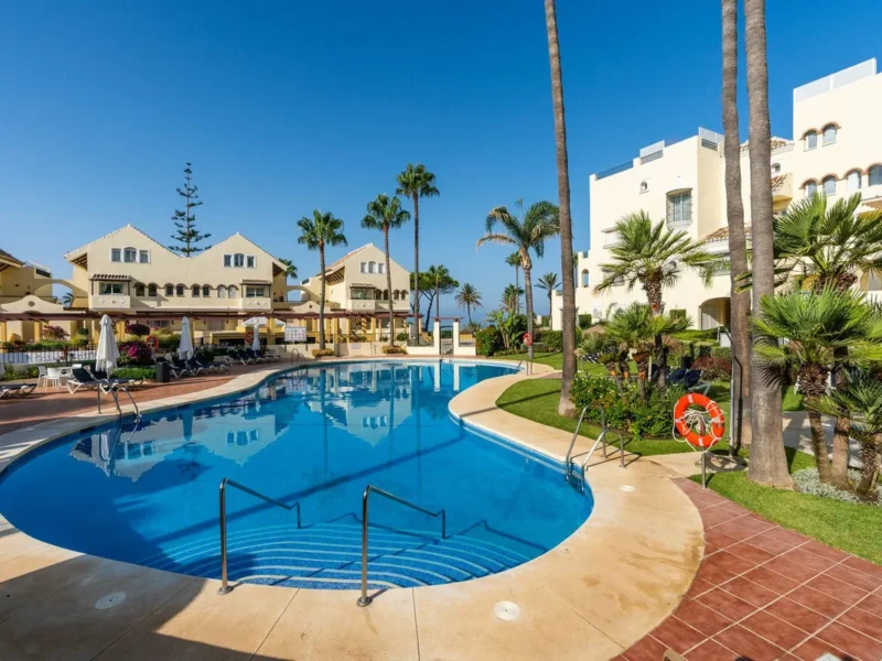 Elegantes Apartment mit Meerblick in Elviria an der Costa del Sol