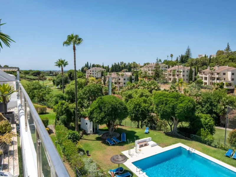 Elegante Penthouse-Wohnung mit atemberaubendem Meerblick in La Quinta