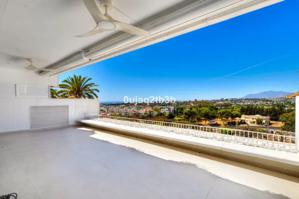 Elegantes Apartment in Marbella mit atemberaubendem Ausblick