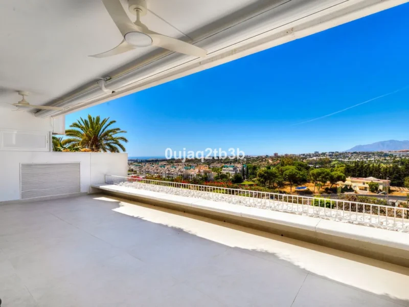 Elegantes Apartment in Marbella mit atemberaubendem Ausblick