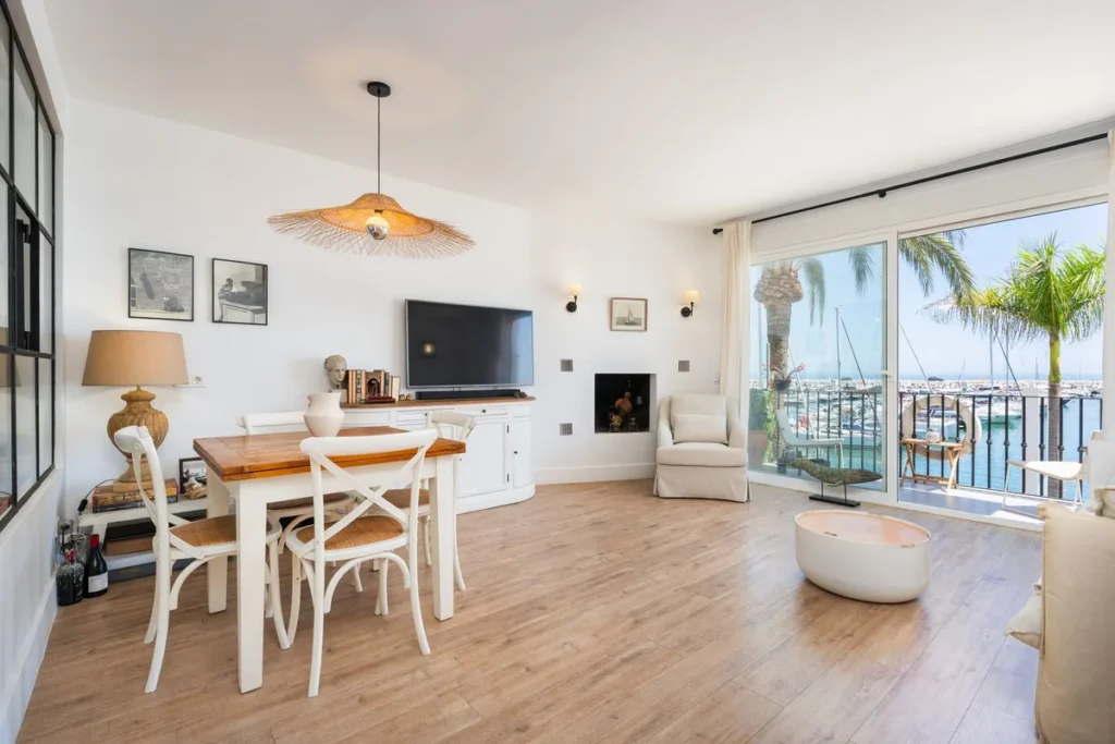 Elegantes Apartment mit Hafenblick in Puerto Banús