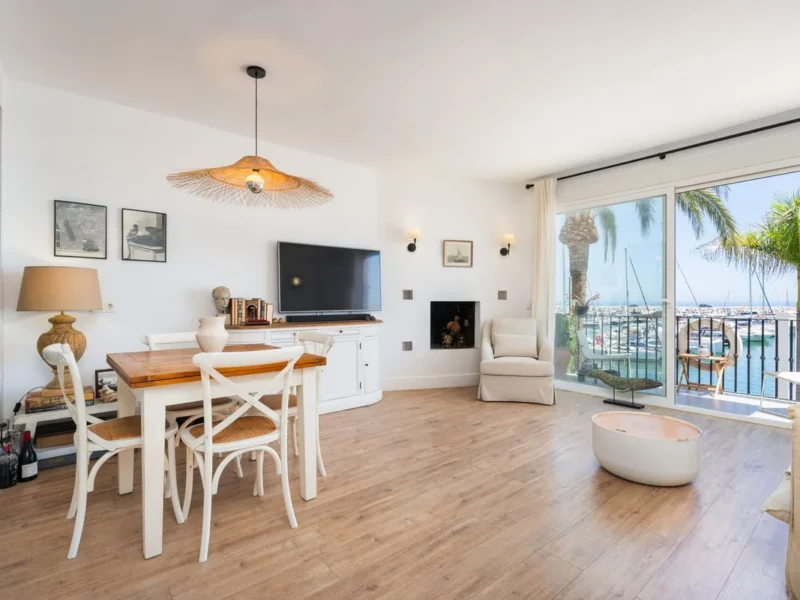 Elegantes Apartment mit Hafenblick in Puerto Banús