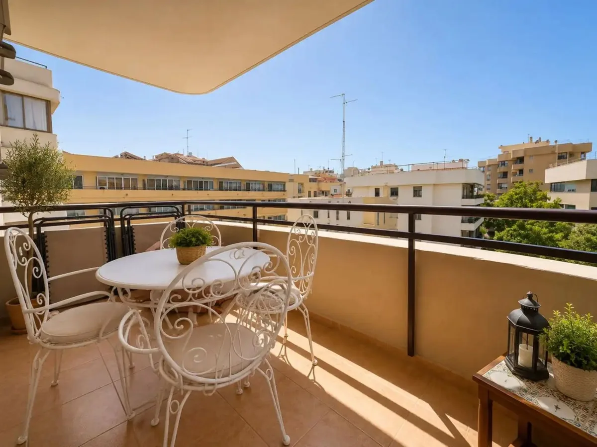 Helle 3-Zimmer-Wohnung im Herzen von Marbella entdecken