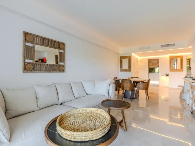Elegantes Apartment im Herzen von Puerto Banús, Marbella