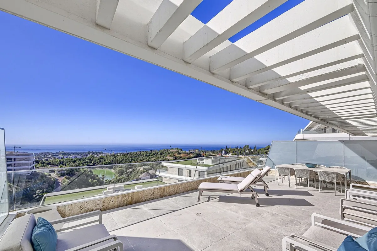 Moderne Wohnung mit Meerblick in Estepona, Costa del Sol