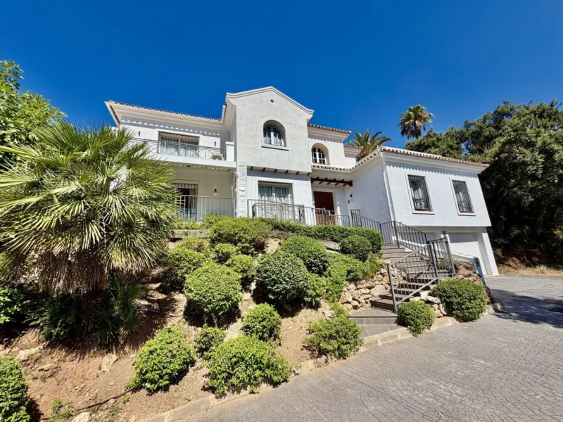 Elegante Villa in El Rosario, Marbella – Luxus an der Costa del Sol