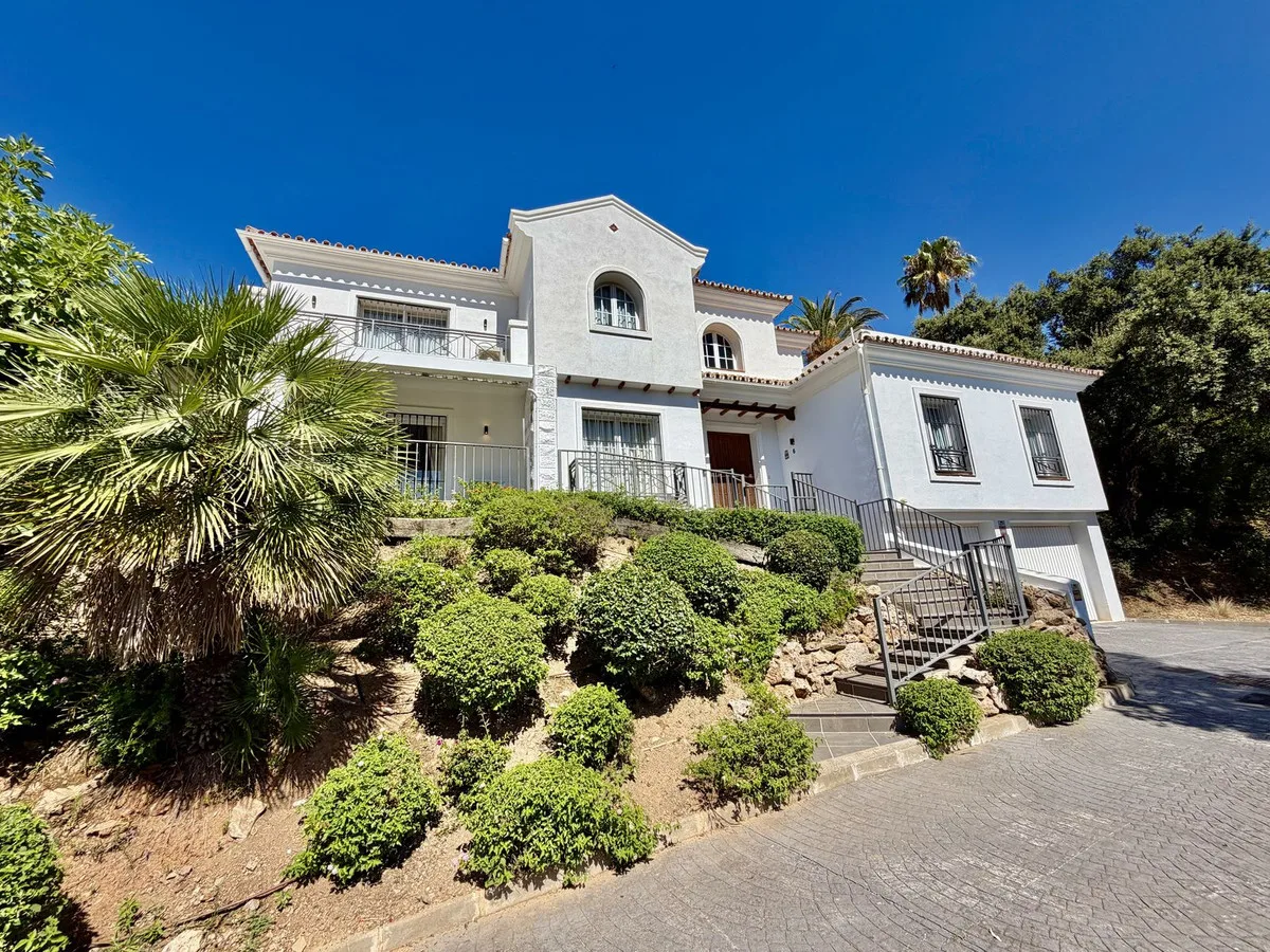 Elegante Villa in El Rosario, Marbella – Luxus an der Costa del Sol