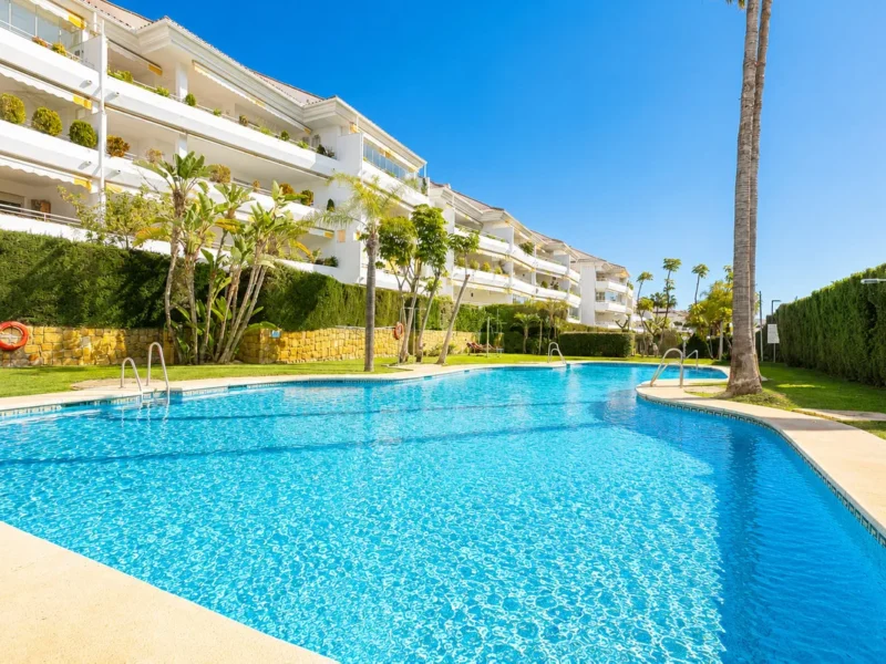 Elegantes Duplex-Penthouse in Guadalmina Baja an der Costa del Sol
