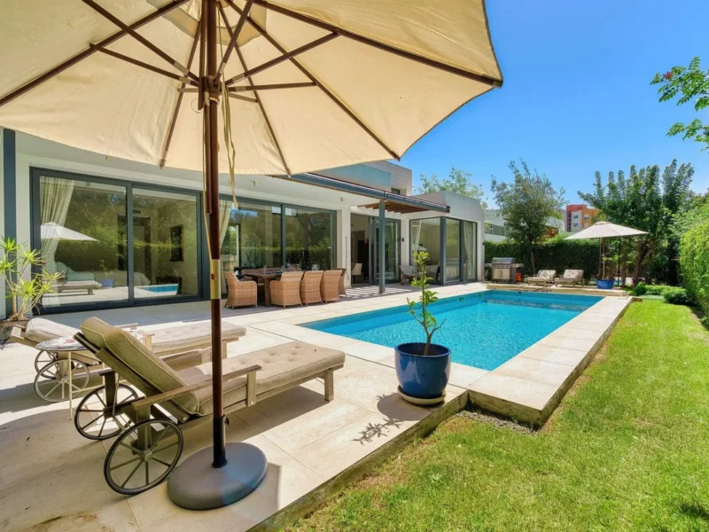 Eleganter Bungalow in Atalaya an der Costa del Sol