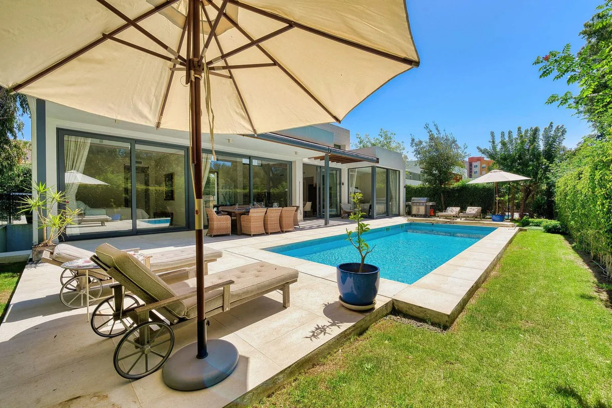 Eleganter Bungalow in Atalaya an der Costa del Sol