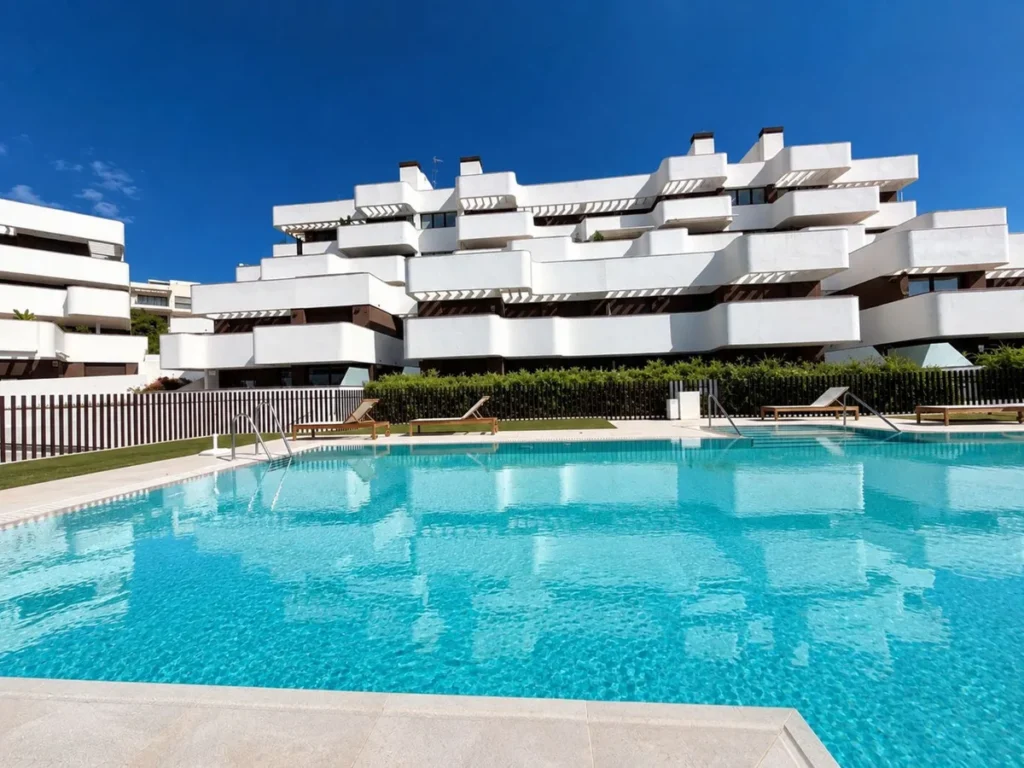 Elegante Villa mit Meerblick in Estepona an der Costa del Sol