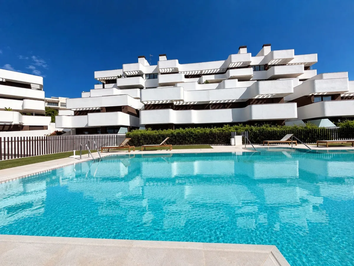 Elegante Villa mit Meerblick in Estepona an der Costa del Sol