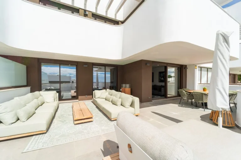 Elegantes Apartment mit Meerblick in Estepona, Costa del Sol