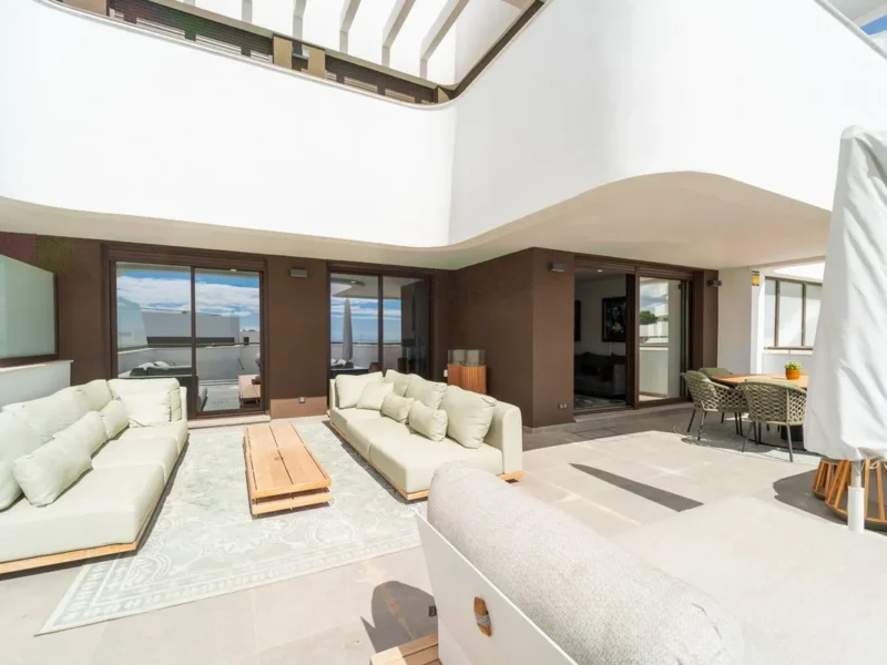 Elegantes Apartment mit Meerblick in Estepona, Costa del Sol