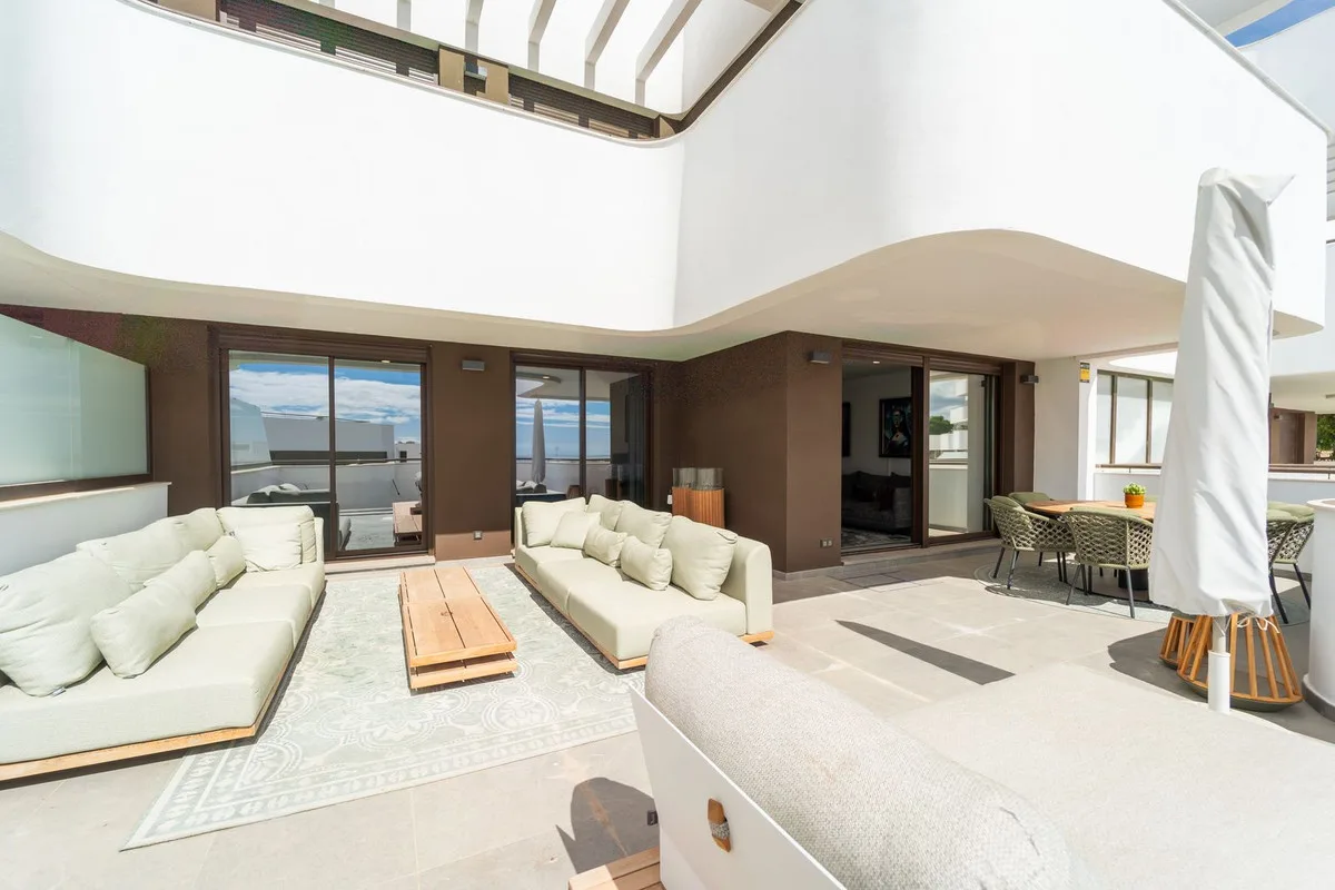 Elegantes Apartment mit Meerblick in Estepona, Costa del Sol