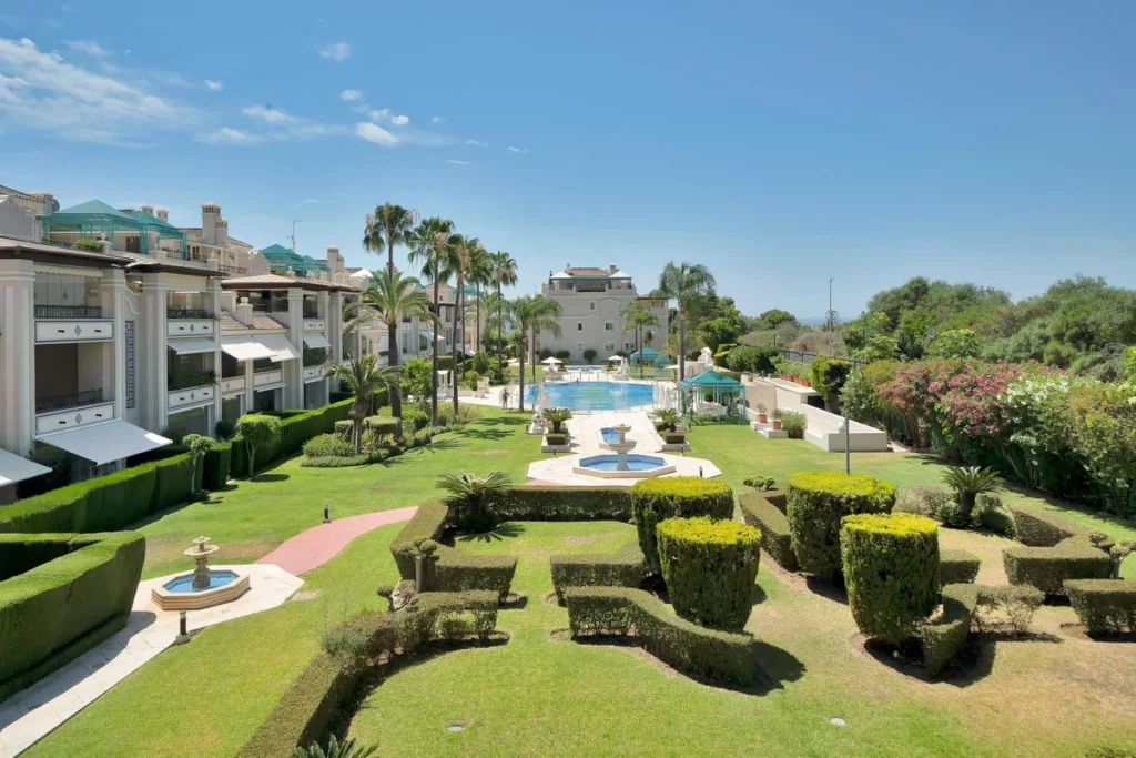 Elegantes Erdgeschossapartment in Lomas de Sierra Blanca, Marbella