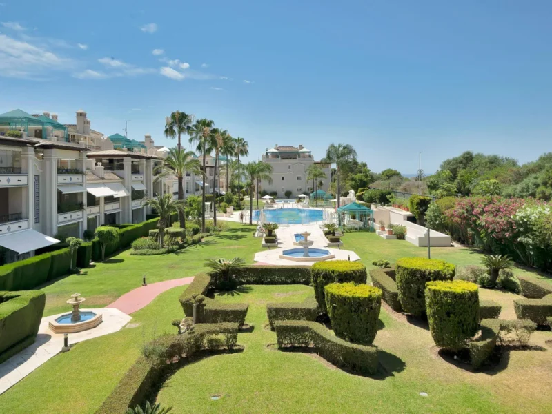 Elegantes Erdgeschossapartment in Lomas de Sierra Blanca, Marbella