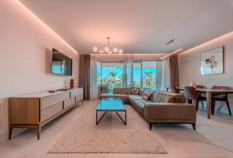 Moderne Wohnung in San Pedro de Alcántara: Elegante Lebensqualität