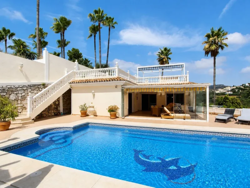Elegante Villa mit Pool in Elviria, Marbella Ost – Ihr Traumhaus