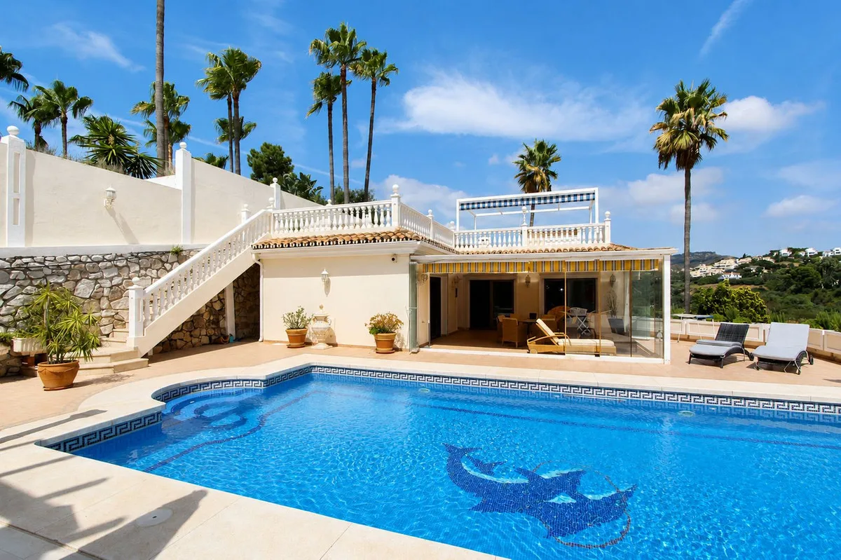 Elegante Villa mit Pool in Elviria, Marbella Ost – Ihr Traumhaus
