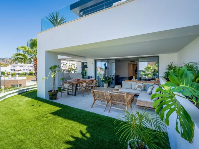 Elegantes Duplex in Cabopino, Marbella – stilvolles Wohnen an der Costa del Sol