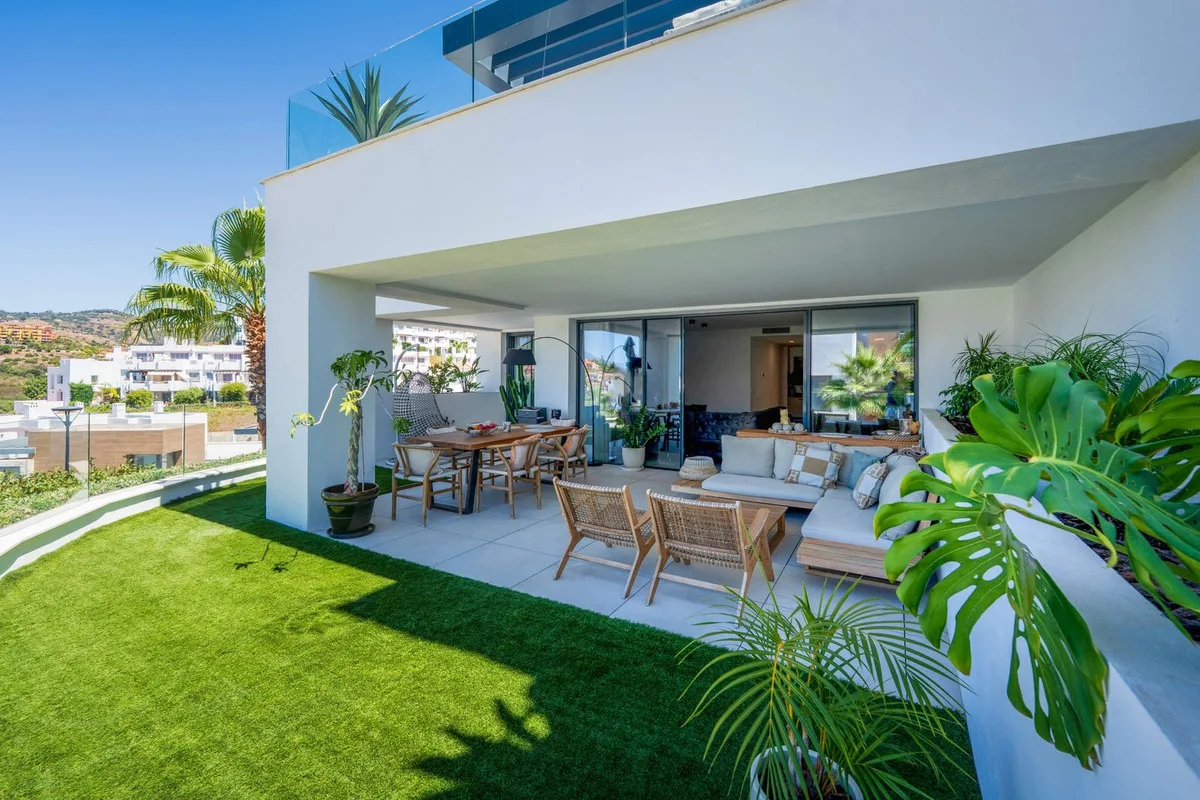 Elegantes Duplex in Cabopino, Marbella – stilvolles Wohnen an der Costa del Sol