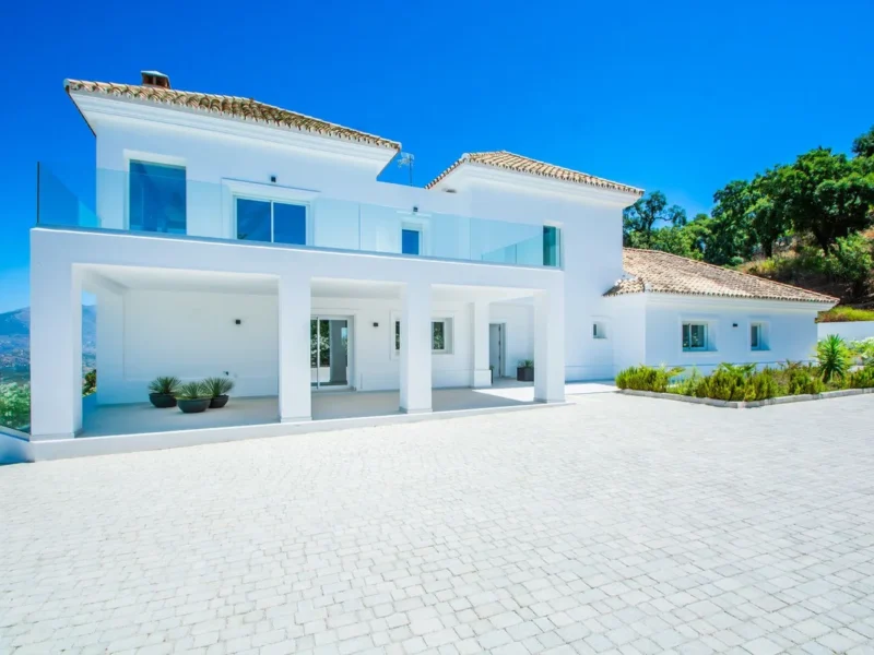 Moderne Villa mit Panoramablick in La Mairena, Costa del Sol