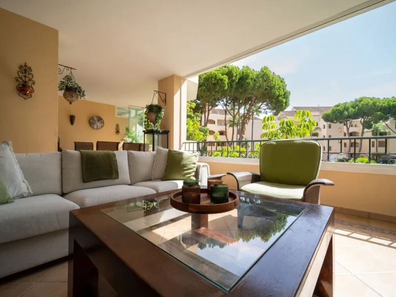 Elegante Wohnung in Elviria: Moderner Luxus an der Costa del Sol