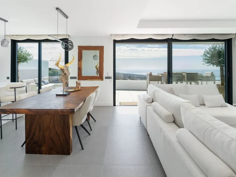 Luxuriöses Duplex-Penthouse in Los Altos de los Monteros, Marbella
