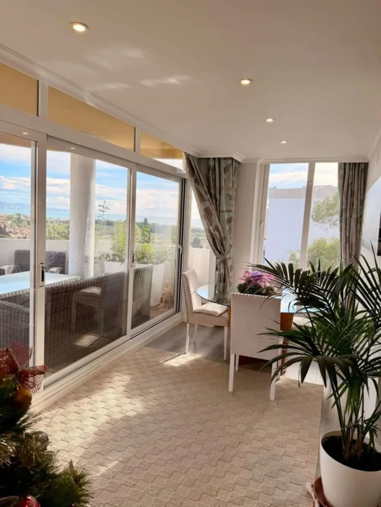 Elegantes Mittelgeschossapartment in Marbella an der Costa del Sol