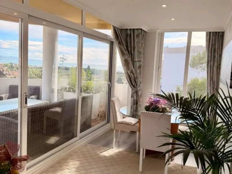 Elegantes Mittelgeschossapartment in Marbella an der Costa del Sol