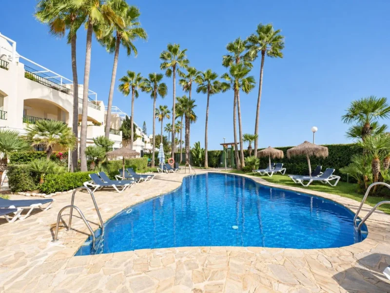 Exklusive Strandwohnung in Elviria – Mediterrane Eleganz pur