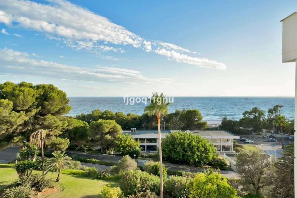 Exquisite Wohnung mit Meerblick in Torre Real, Marbella