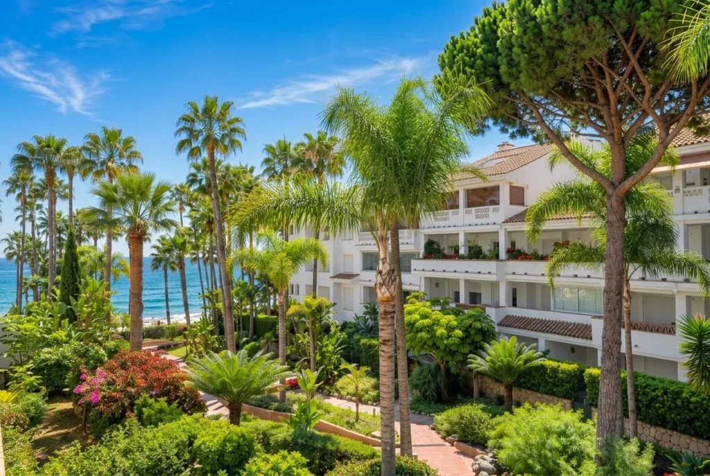 Elegantes Apartment am Strand in Las Cañas Beach, Marbella