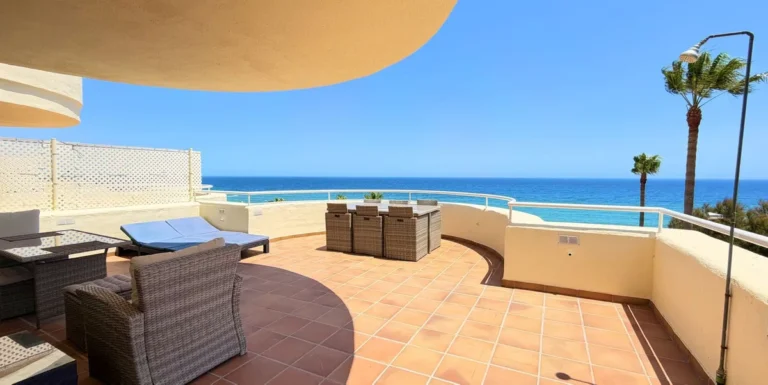 Luxuriöses Duplex-Penthouse in Marbella mit Meerblick
