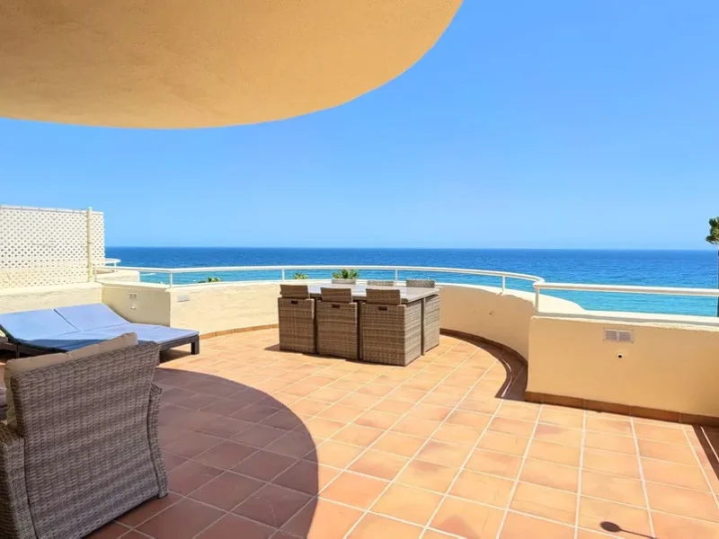 Luxuriöses Duplex-Penthouse in Marbella mit Meerblick