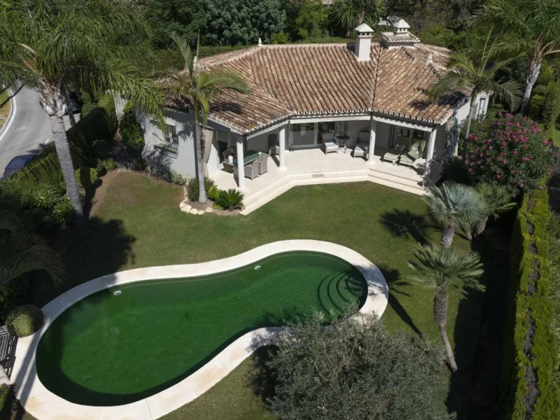 Klassische Villa in Rio Real: Mediterrane Eleganz an der Costa del Sol