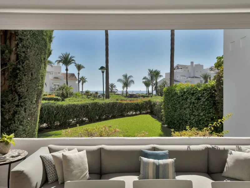 Elegante Eigentumswohnung in Los Monteros, Marbella Ost