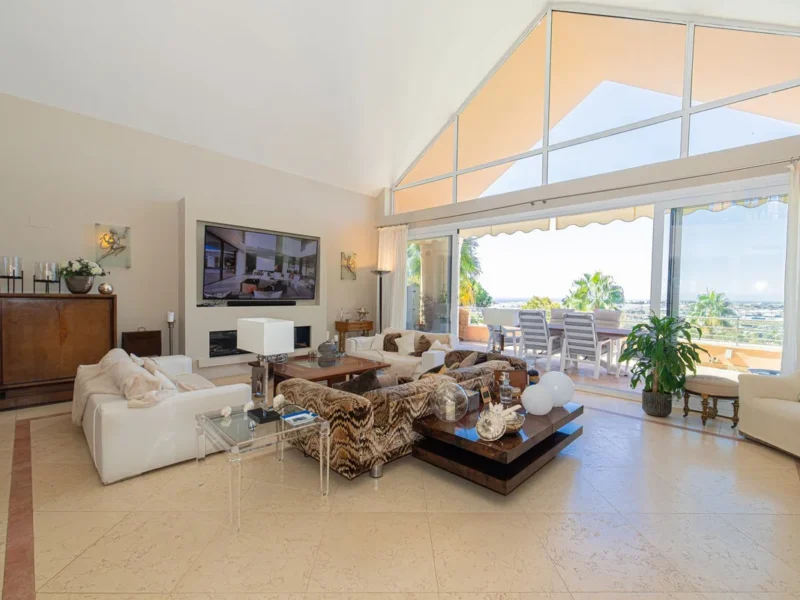 Elegantes Duplex-Penthouse mit Meerblick in Nueva Andalucía