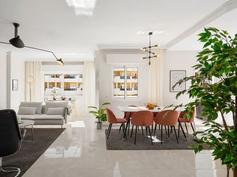 Exklusives Duplex-Penthouse in Marbella: Elegant Wohnen an der Costa del Sol