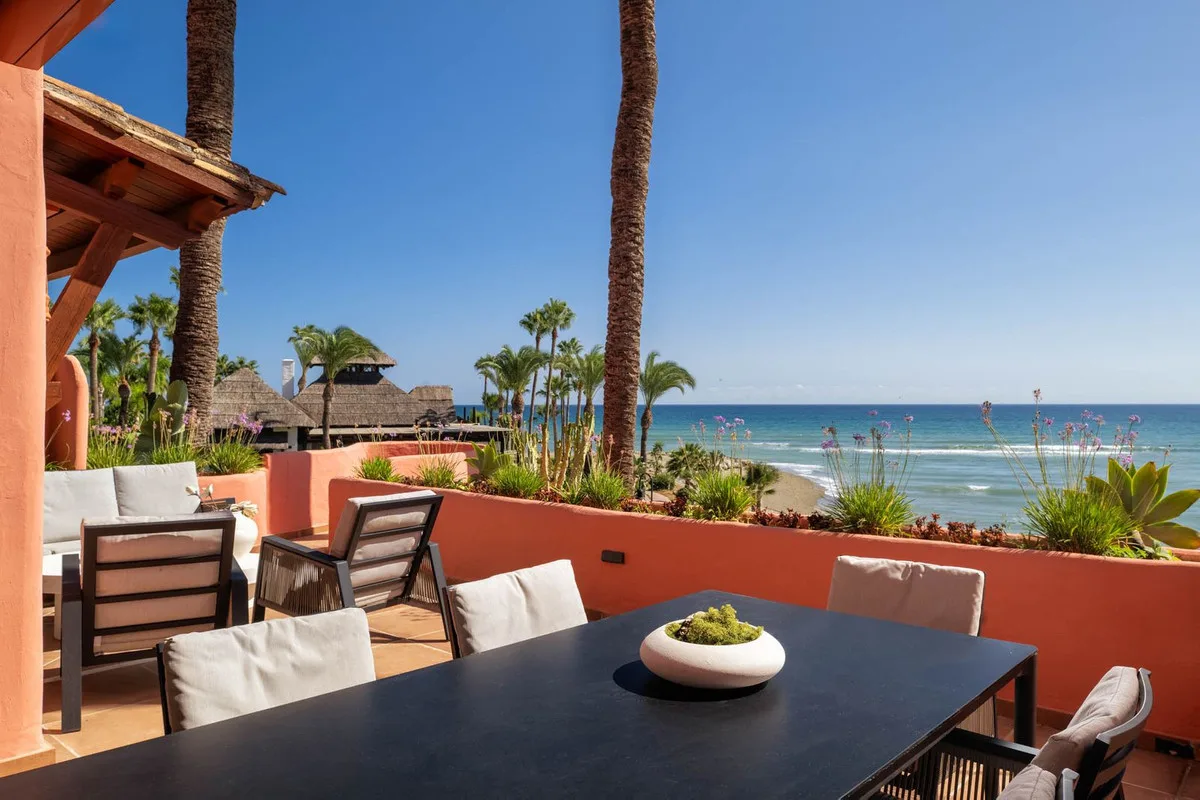 Exklusives Apartment mit Meerblick in Marbella, Costa del Sol
