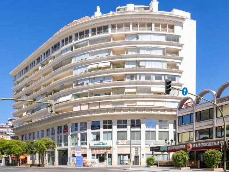 Luxuriöse Wohnung in Marbella an der Avenida Ricardo Soriano