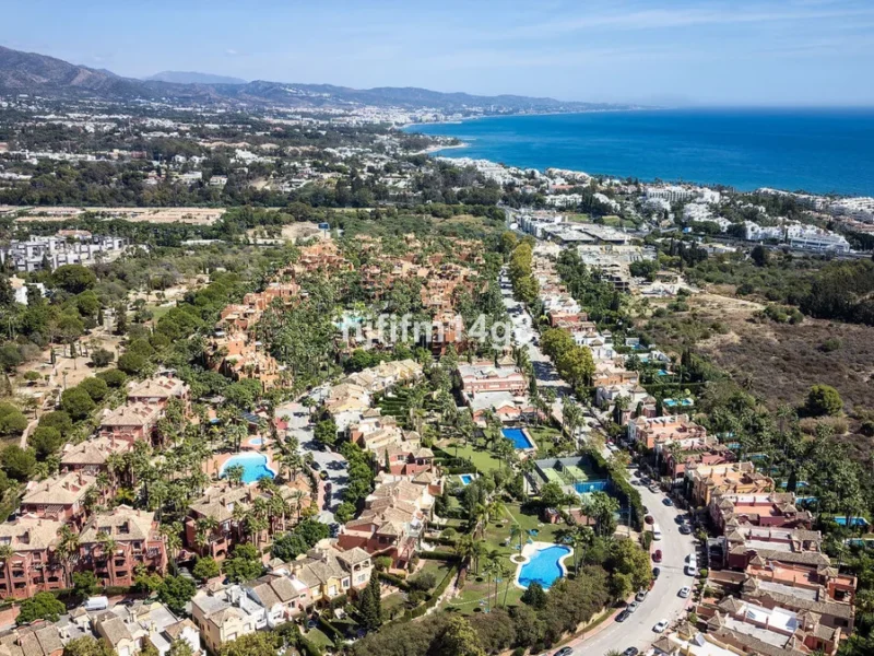 Elegantes Reihenhaus in La Alzambra, Marbella – Ihr Traumhaus an der Costa del Sol