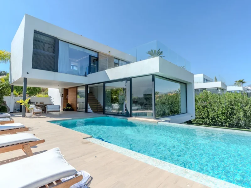 Luxuriöse Villa in El Campanario, Estepona mit Golfblick