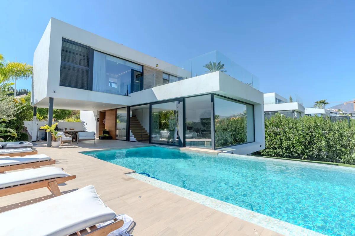 Luxuriöse Villa in El Campanario, Estepona mit Golfblick