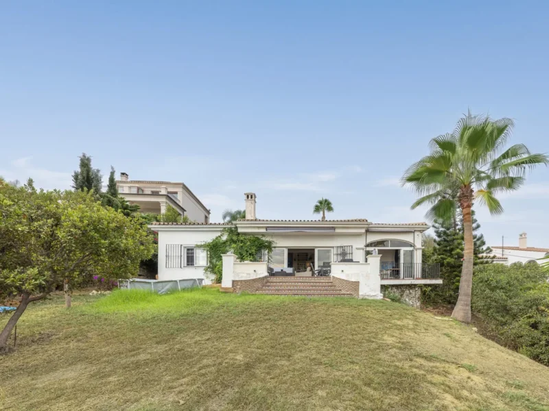Elegante Villa in Buenas Noches, Estepona – Ihr Traumhaus an der Costa del Sol