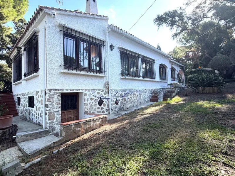 Luxuriöse Villa in Elviria: Ideal für anspruchsvolle Investoren