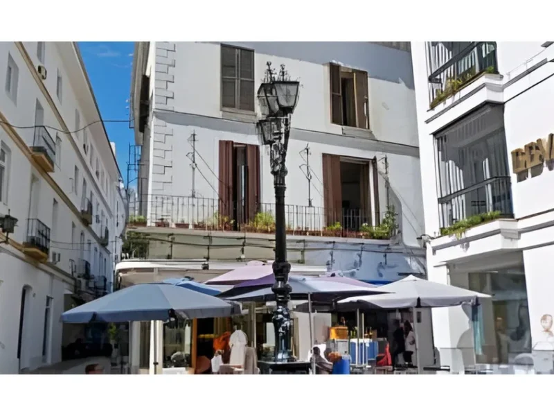 Elegantes Penthouse-Duplex im Herzen von Marbella entdecken