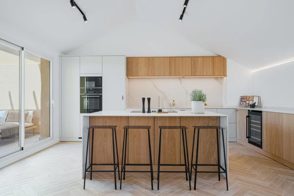 Exklusives Penthouse in Cancelada mit atemberaubendem Meerblick
