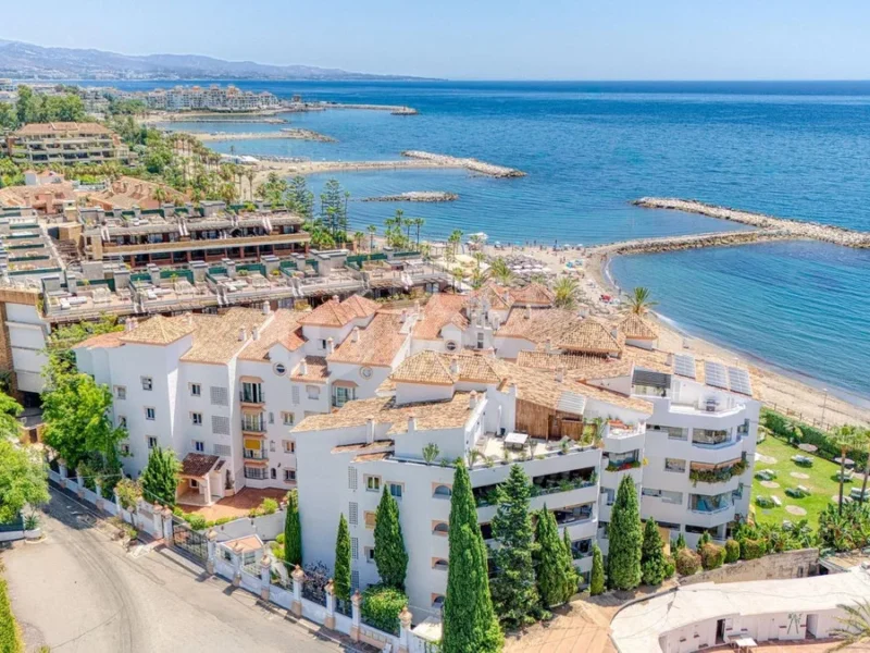 Exklusives Apartment in Marbella mit Meerblick und Terrasse